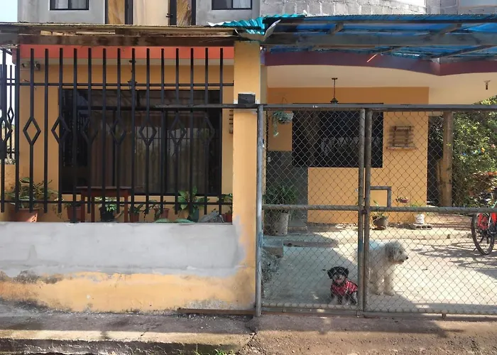 Casa De Alojamiento Muyuyo House